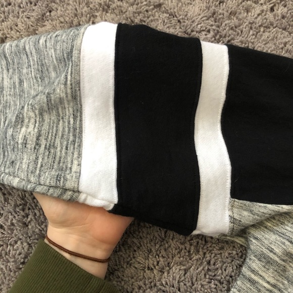 PINK Sweatshirt - Picture 5 of 6